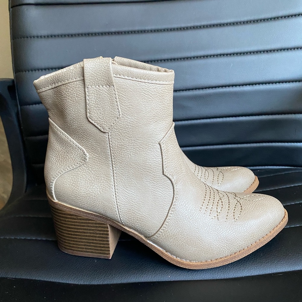 Women’s booties